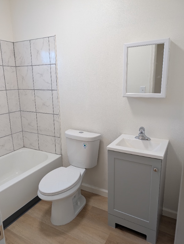 Building Photo - 134 W 111th Pl