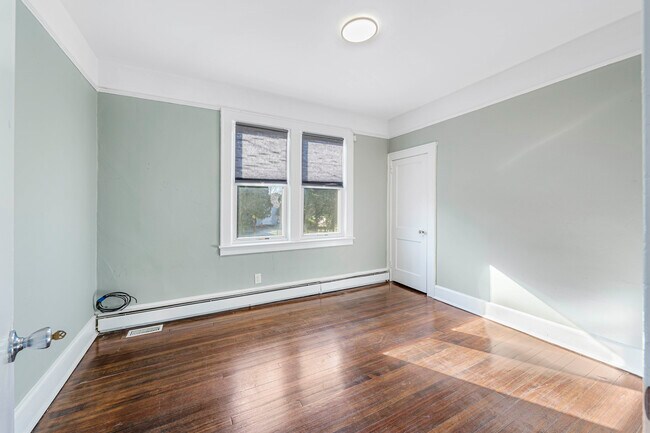 400 W Elm St Unit 1