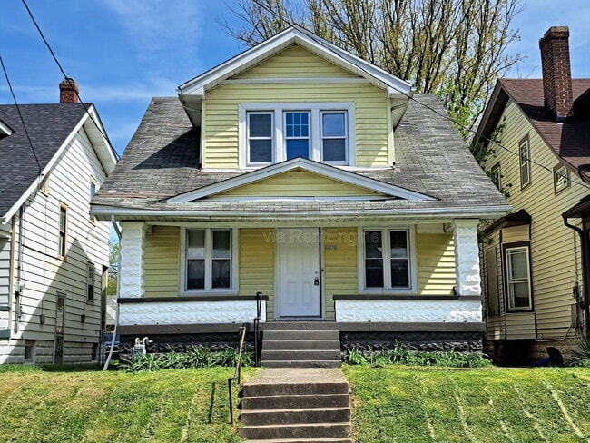 Building Photo - 627 S 38th St