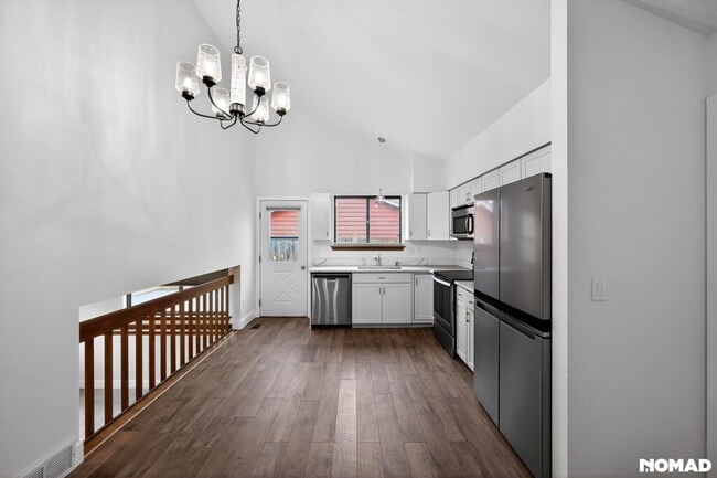 Photo - 443 Lincoln Cir