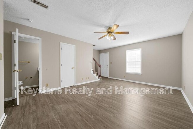 Photo - 3280 Tower Dr