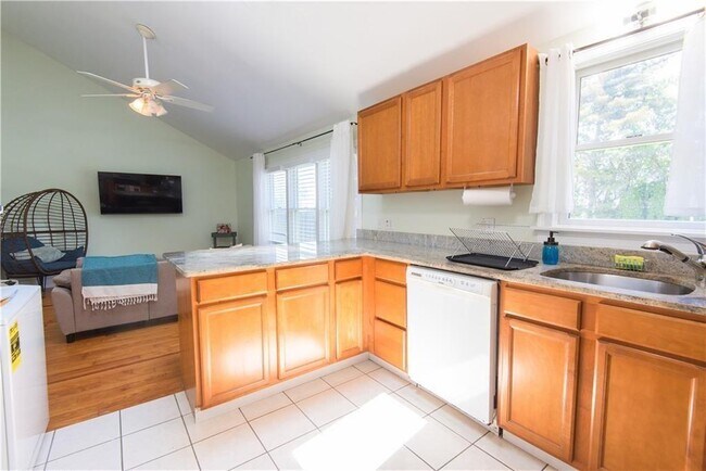 393 Aquidneck Ave