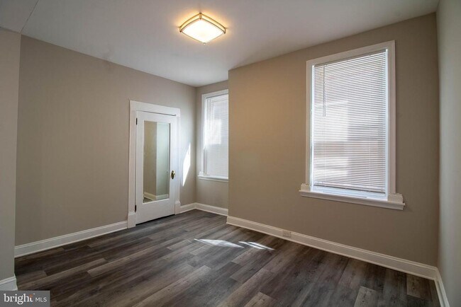 Photo - 711 N 63rd St