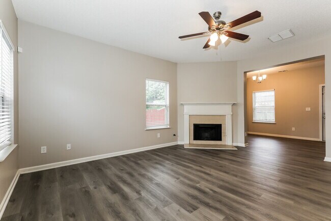 Photo - 2009 Farm Hill Ct