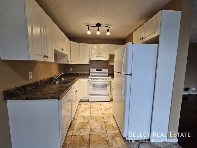 Photo - 46260 Harford St Unit 8