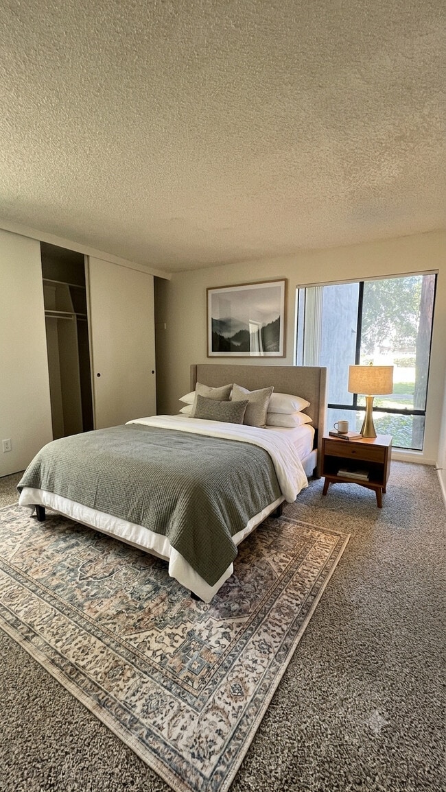 Photo - Governor's Square Apartments