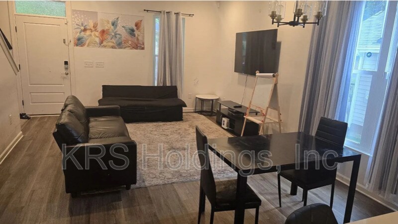 Photo - 1420 Maplewood Dr