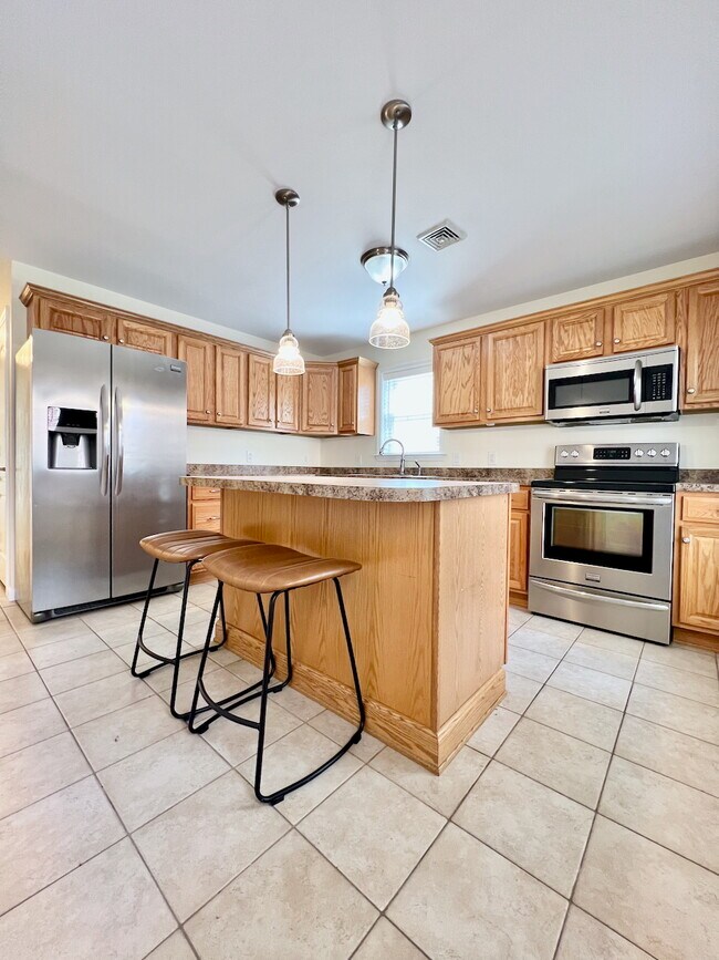 Photo - 67 Clarendon Ave Townhome