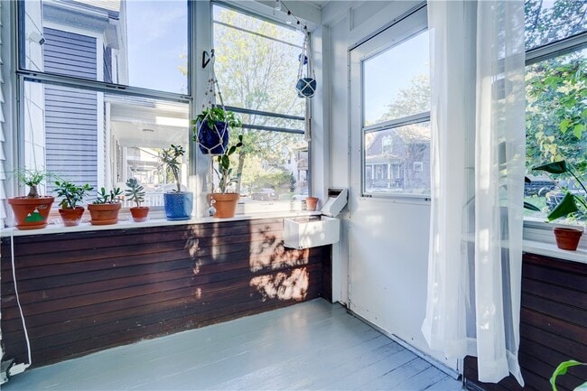 Photo - 284 Benton St