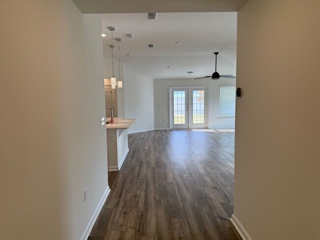 Photo - Like New 4/2 Lake Asbury