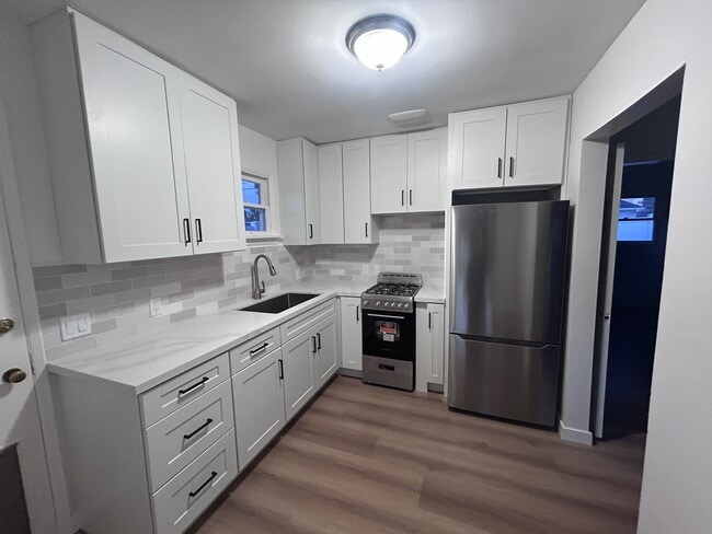 Photo - 1776 Anaheim Ave