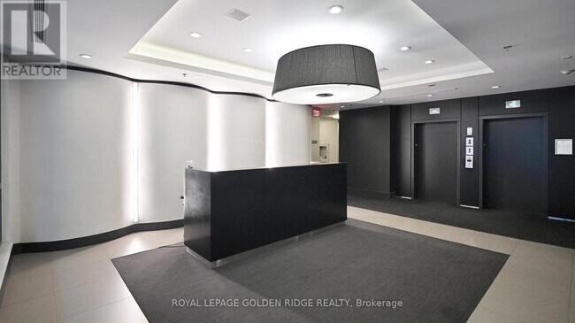 Photo - 377 Madison Ave Unité 224