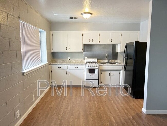 Building Photo - 2075 Patton Dr Unit Apt F