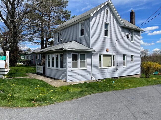 Building Photo - 1562 Prospect St Unit 103
