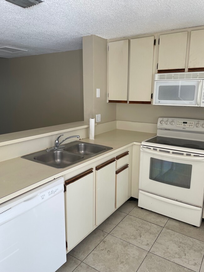 Photo - 131 SW 3rd St