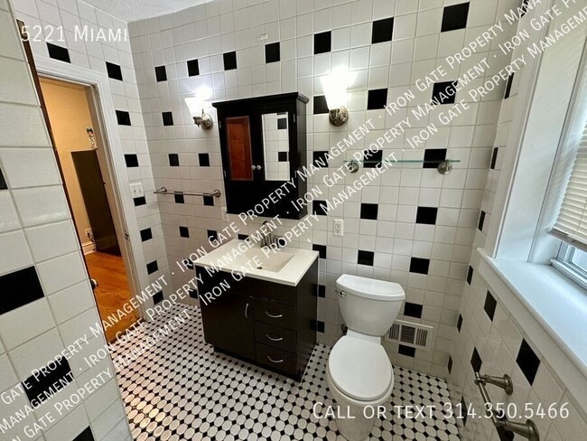 Photo - 5221 Miami-