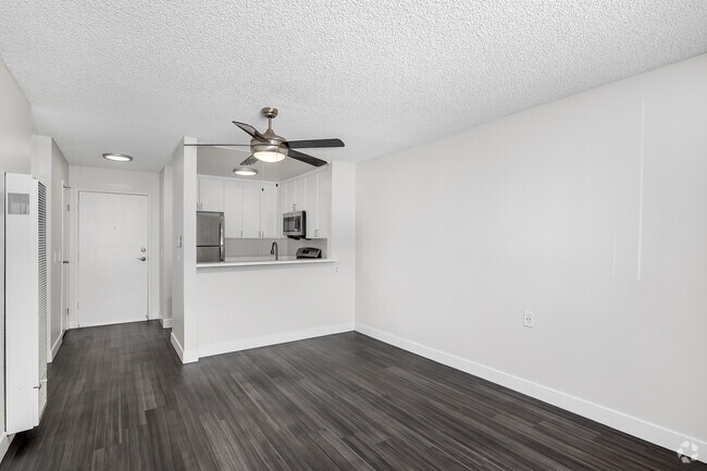1BR, 1BA - 540SF - Living Room
