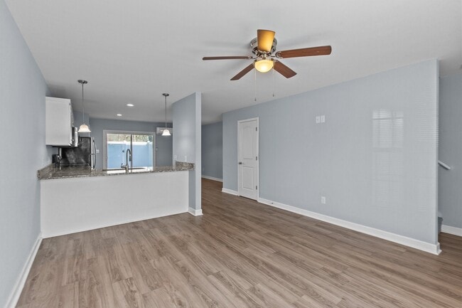 Photo - 1533 Pinebrook Court