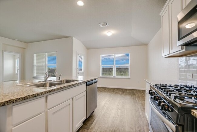 Photo - 1011 Pembroke Ct