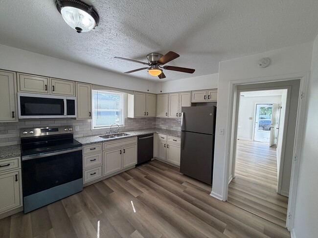 Photo - 1028 Allen Ave