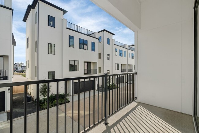 Building Photo - 8706 Ojeman Villas Dr