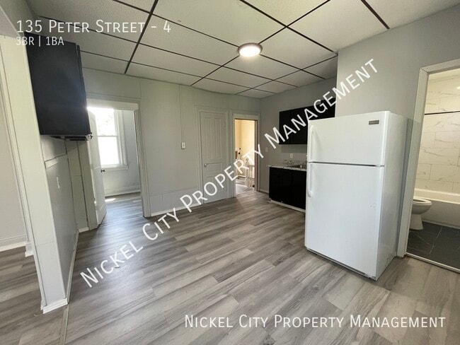 Photo - 135 Peter St Apartment Unit 4