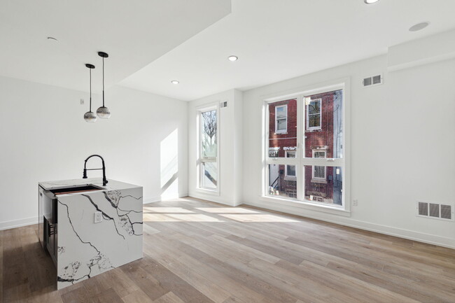 Photo - 2550 N Hope St Unit 1