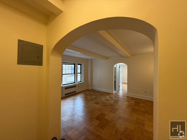 Building Photo - Christopher Street Rental