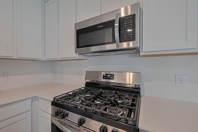 Photo - 28930 Rustic Windmill Wy