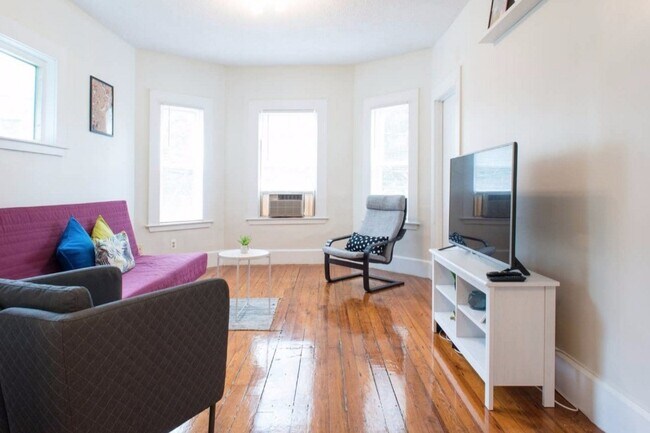 Photo - 123 Brook St Unit 2