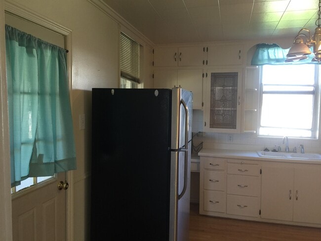 Photo - 58 W 300 N