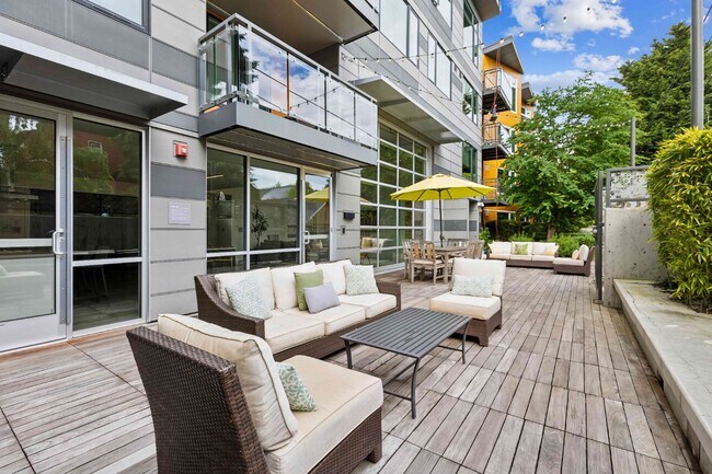 Janus Apartments