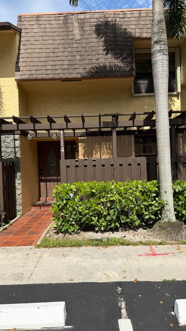 Building Photo - 1114 NW 79th Dr