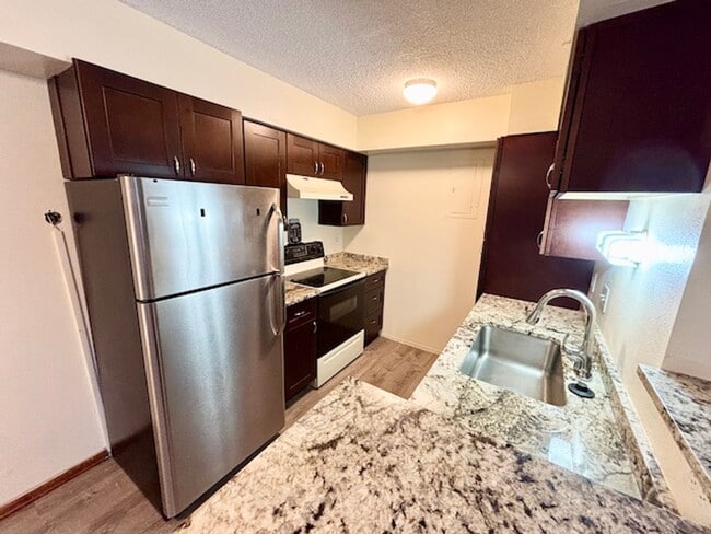 Photo - 7150 W 20th Ave Unidad 7150 W 20th Ave, #104