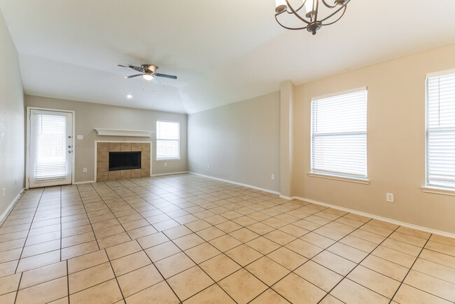 Photo - 129 Arbordale Way
