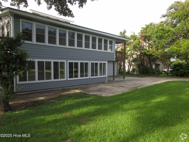 Building Photo - 5302 Bogue Sound Dr Rental