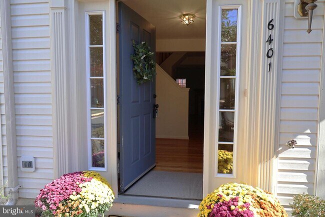 Building Photo - 6401 Lureta Ann Ln