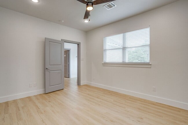 Photo - 3817 Winfield Ave Unit 3817 Winfield-2027