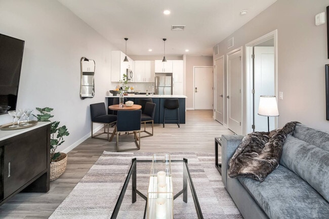 9 Tower Ln Unit SI FL2-ID1380094P