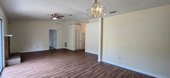 Photo - PRICE REDUCTION AND 1/2 off First Month's ...