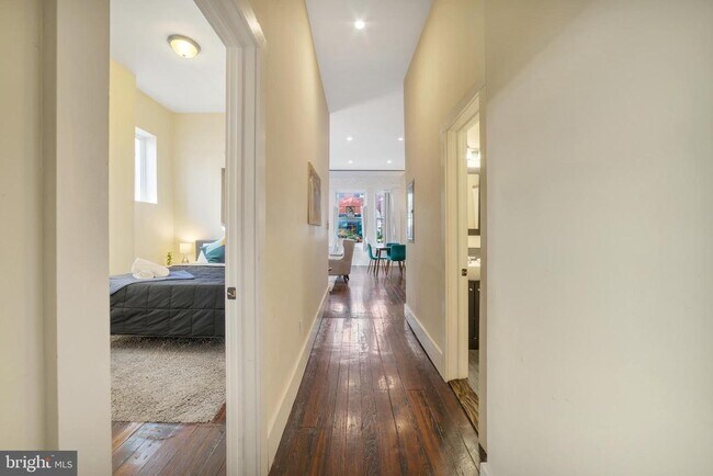 Photo - 1836 Delancey St Unit 2