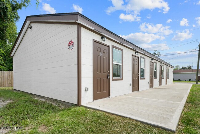 Photo - 143 N Claire Dr Unidad 101