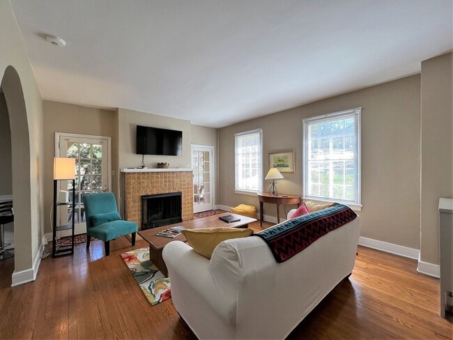 Photo - 4039 Kingston Pike Unidad #1 East