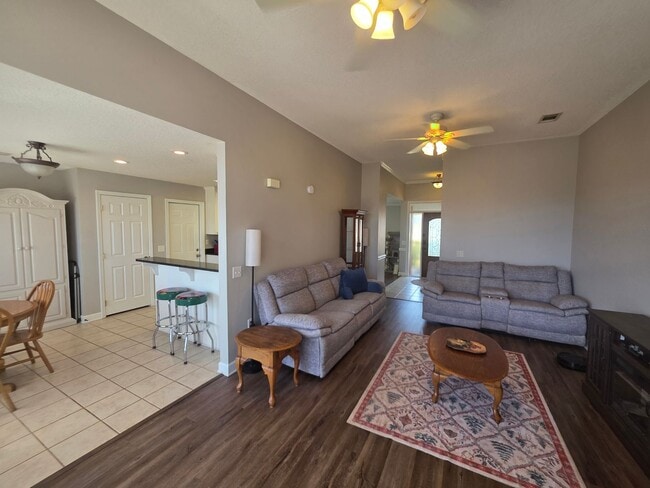 Photo - Available May! Non-Furnished Unit!