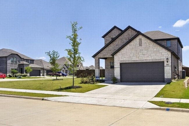 Photo - 803 Russell Dr