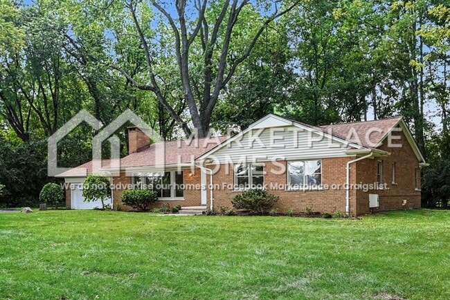 Photo - 1220 E Square Lake Rd