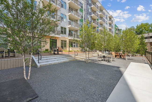 Link Apartments® Lake Park