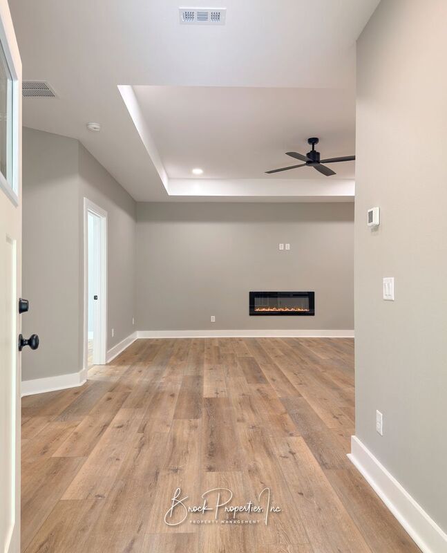 Photo - 8397 Kipling St