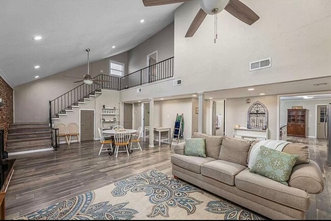 Photo - 6913 SW Beta Ave