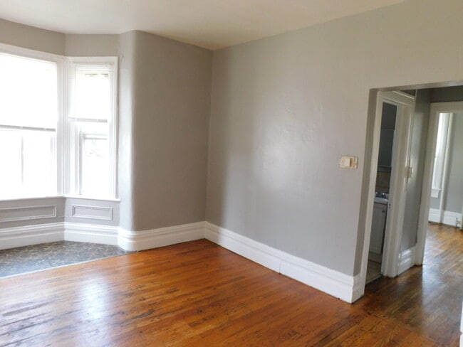 Photo - Spacious 1 Bedroom Apartment in Great Location Unit 1